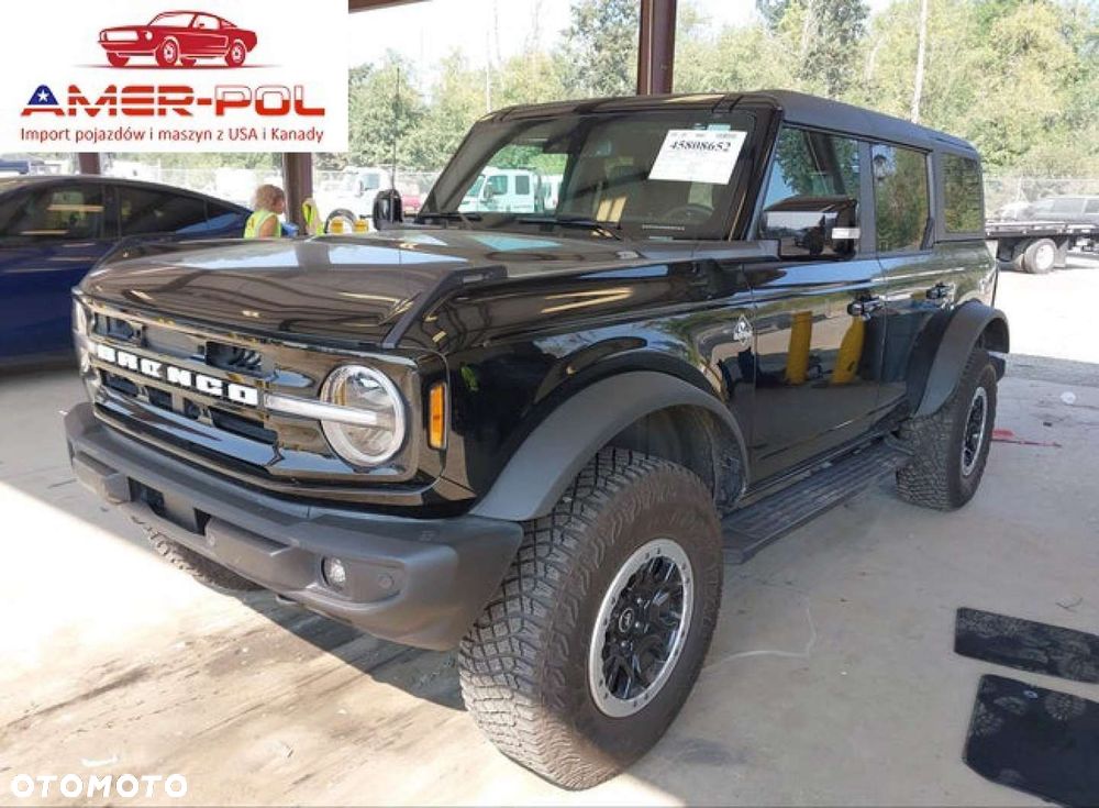 Ford Bronco - 1