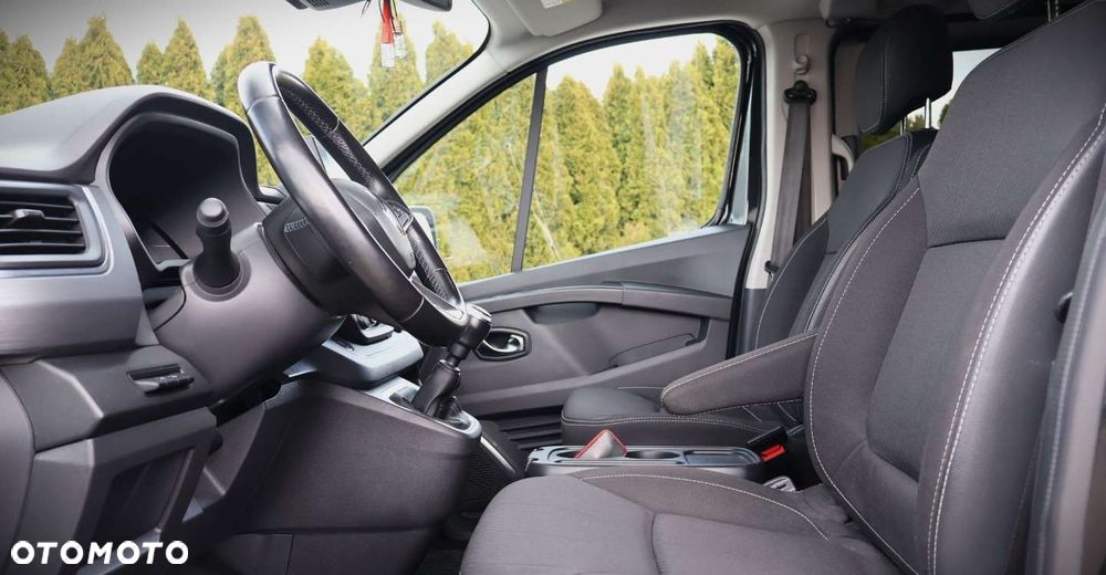 Renault Trafic - 16