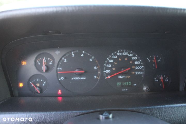 Jeep Grand Cherokee - 21