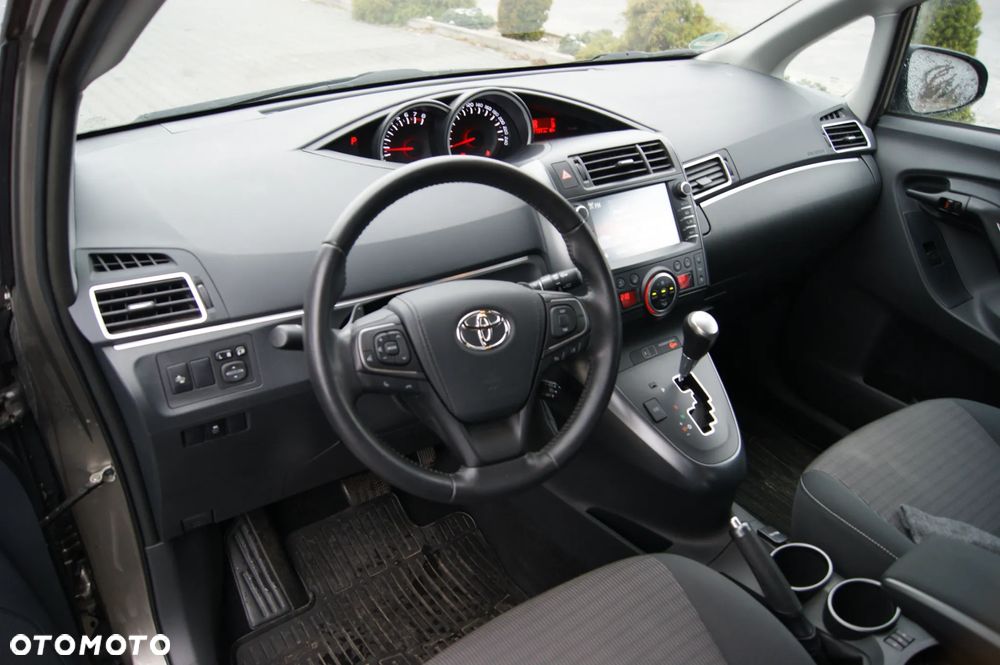 Toyota Verso 1.8 Multidrive Edition - 18
