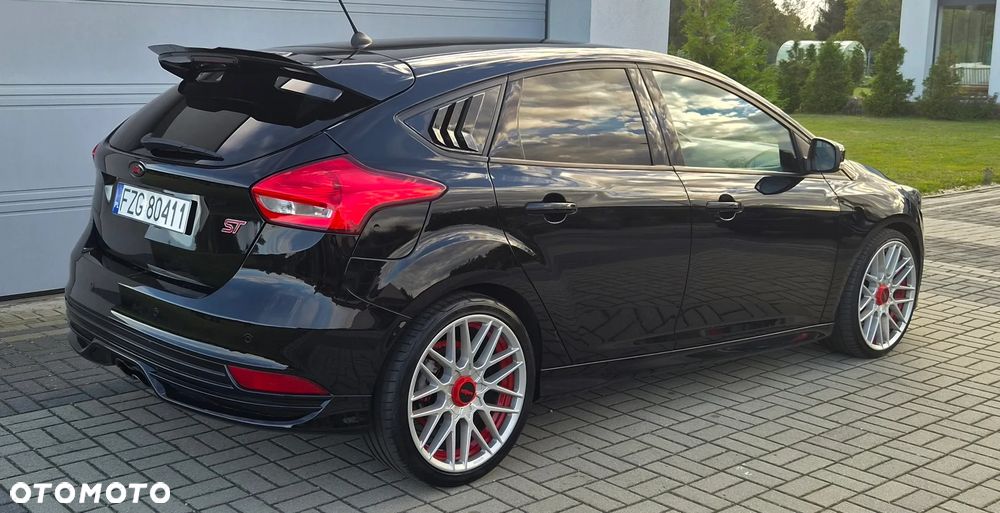 Ford Focus 2.0 EcoBoost ST-2 - 21