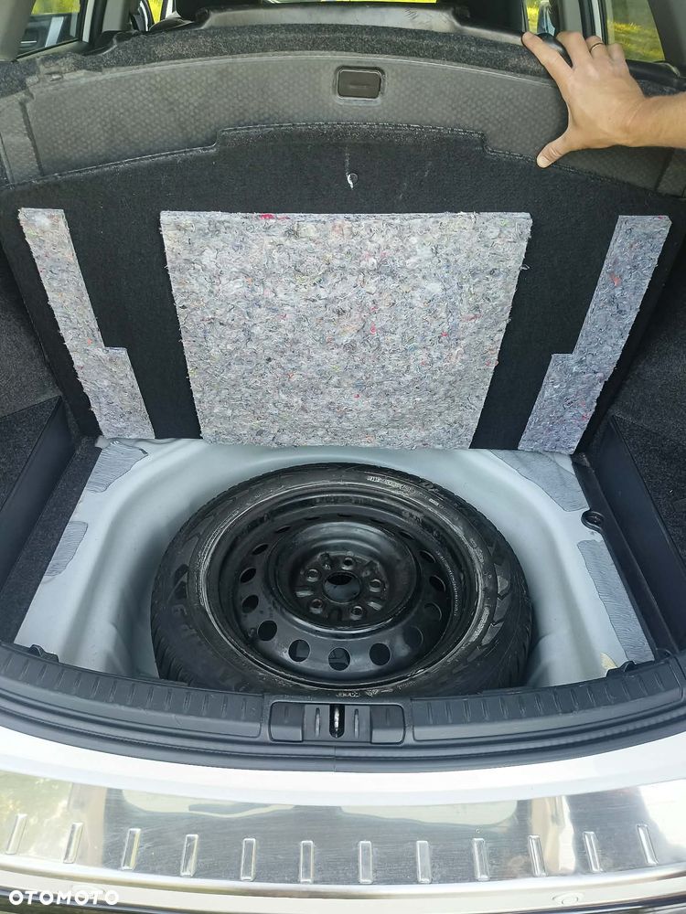 Toyota Auris 1.6 Premium - 23