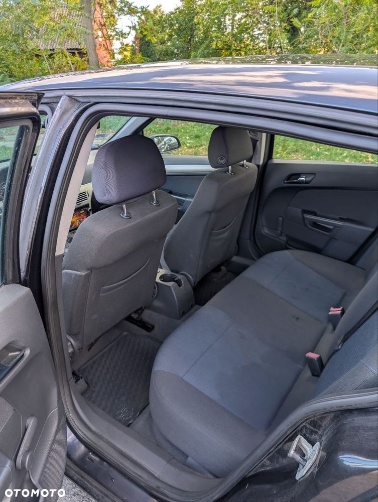 Opel Astra 1.6 Essentia - 12