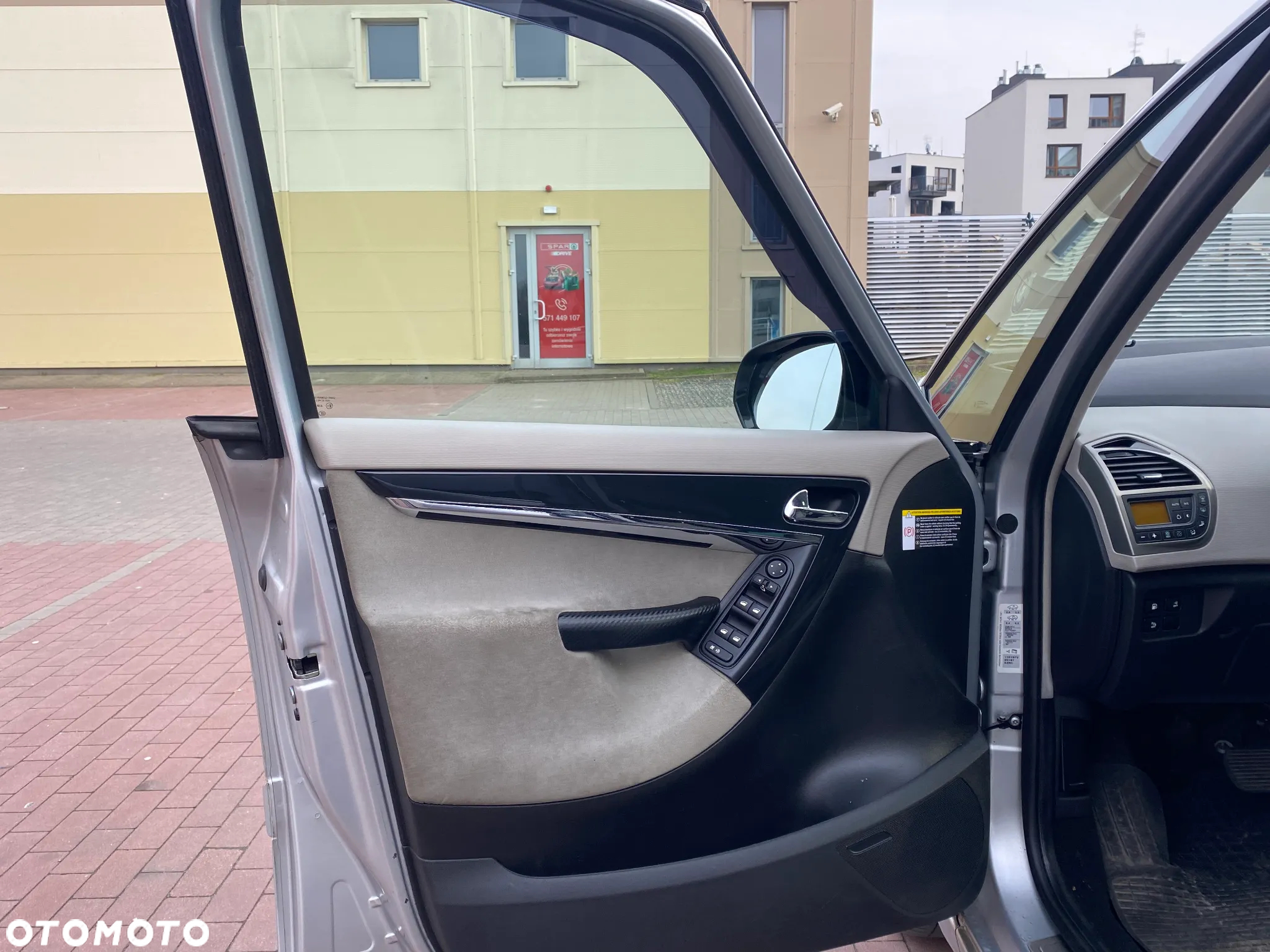 Citroën C4 Picasso 2.0 HDi Exclusive - 4