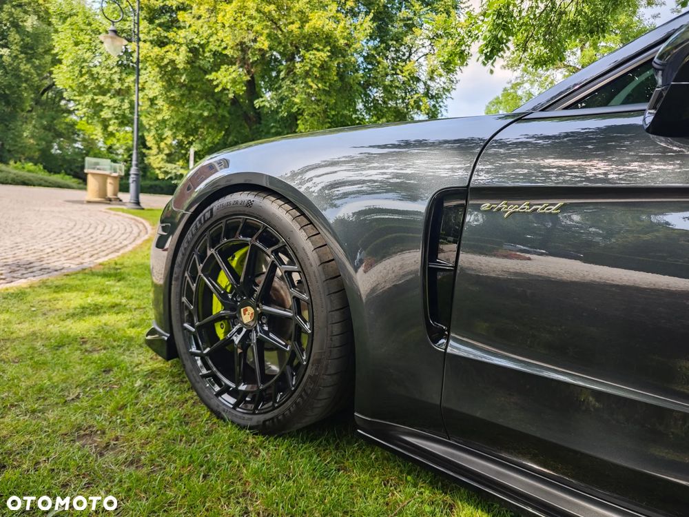Porsche Panamera 4 E-Hybrid - 12