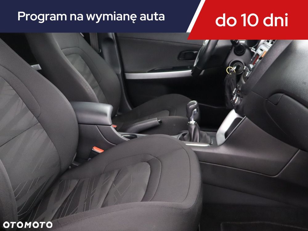 Kia Ceed - 11