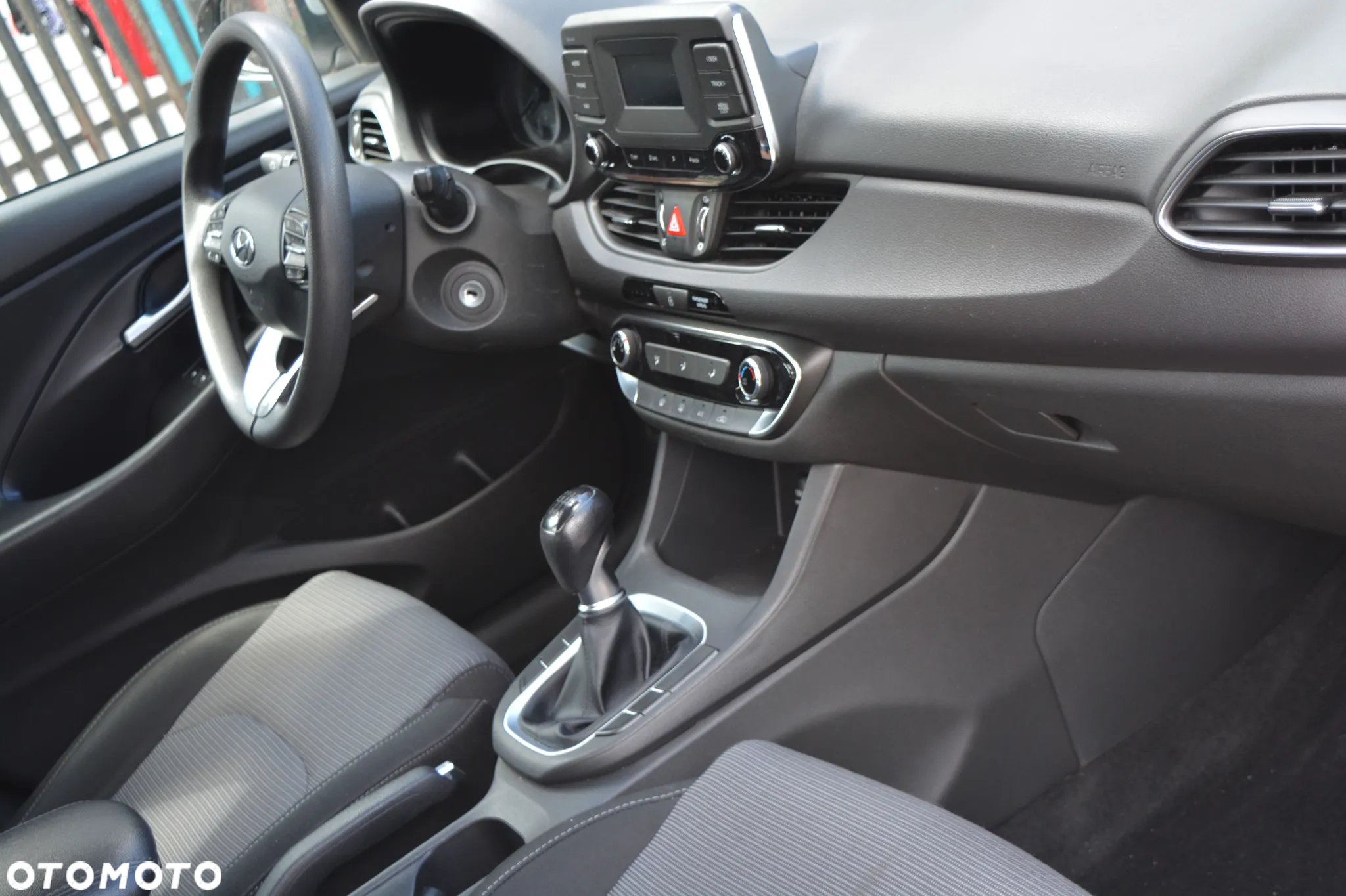 Hyundai i30 1.5 DPI Classic + - 27