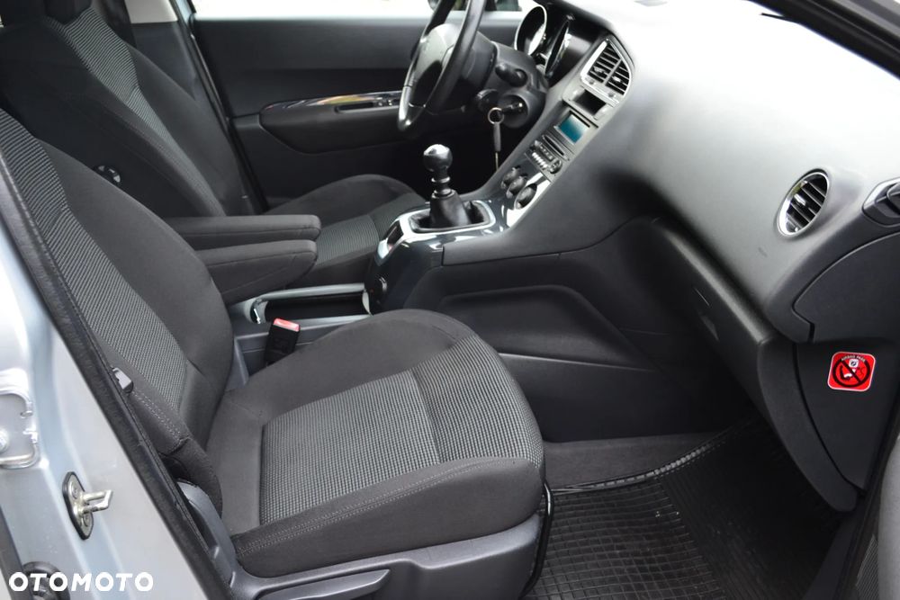 Peugeot 5008 1.6 THP Active 7os - 19