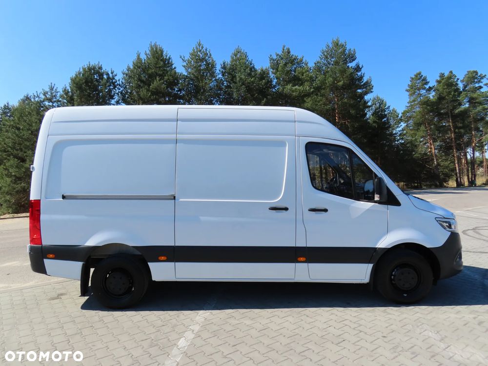 Mercedes-Benz Sprinter 317 CDI 170 KM 9G-Tronic Automat Model 907, L2H2 Furgon Blaszak, Wysoki Dach, 5932 mm Dł, FULL LED, HAK 3500 Kg, Rozstaw Osi 3665 mm, Ładowność 1174 Kg, WZMACNIANY,  Stan Wizualny I Techniczny NOWY Tak Jak Z Taśmy Produkcyjnej Gotowy Dostępny OKAZJA POLECAM - 3