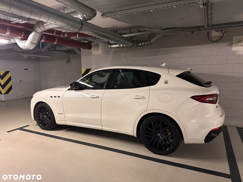 Maserati Levante S Granlusso - 1