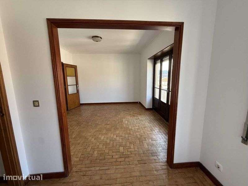 APARTAMENTO T4 EM COIMBRA - Grande imagem: 3/11