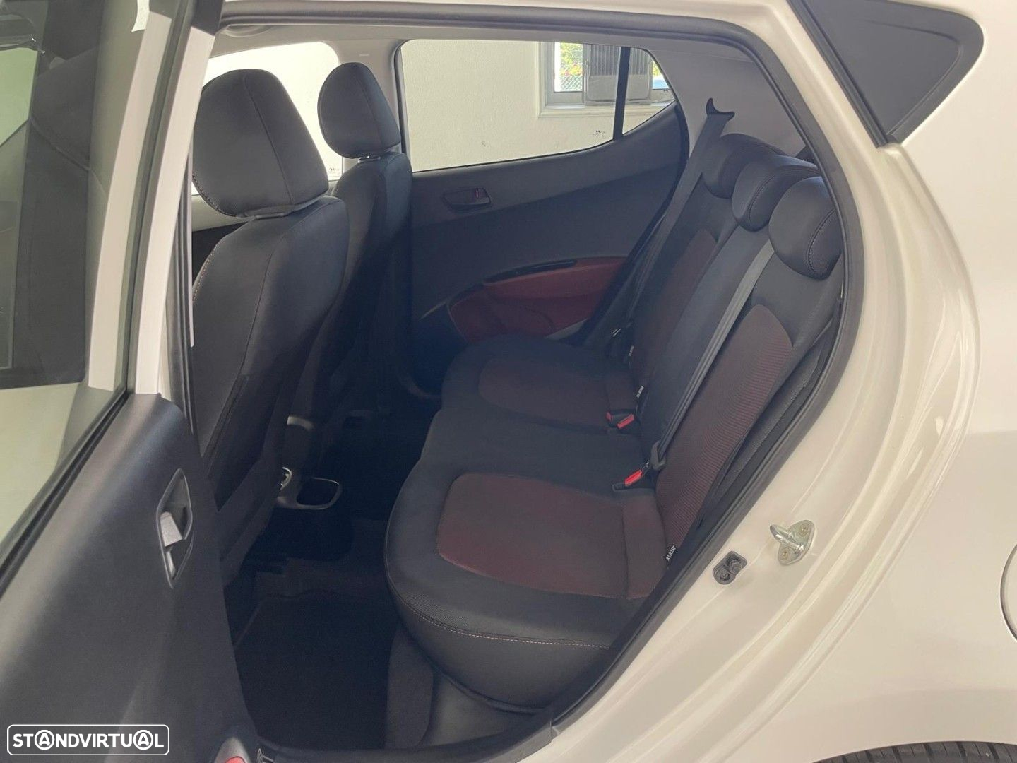 Hyundai i10 1.0 Urban - 10