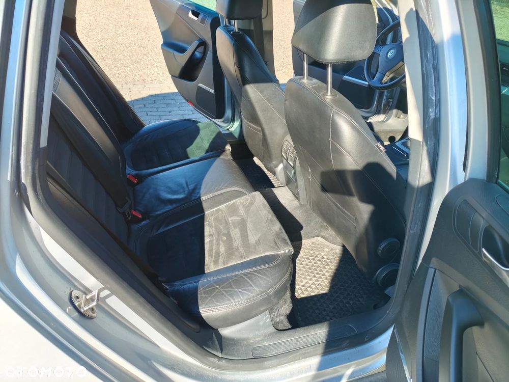 Volkswagen Passat 2.0 TDI DPF Sportline - 14