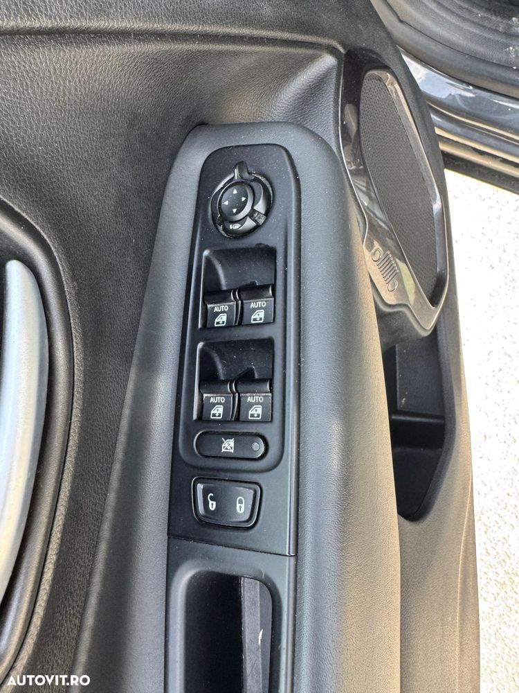 Jeep Renegade - 12