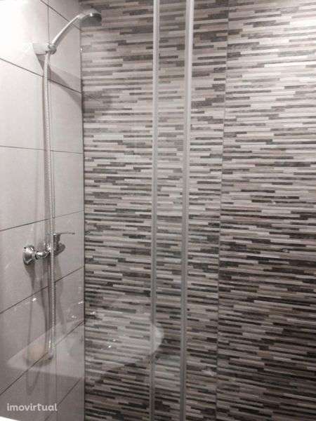 Garagem tranformada em T1 - Grande imagem: 3/8