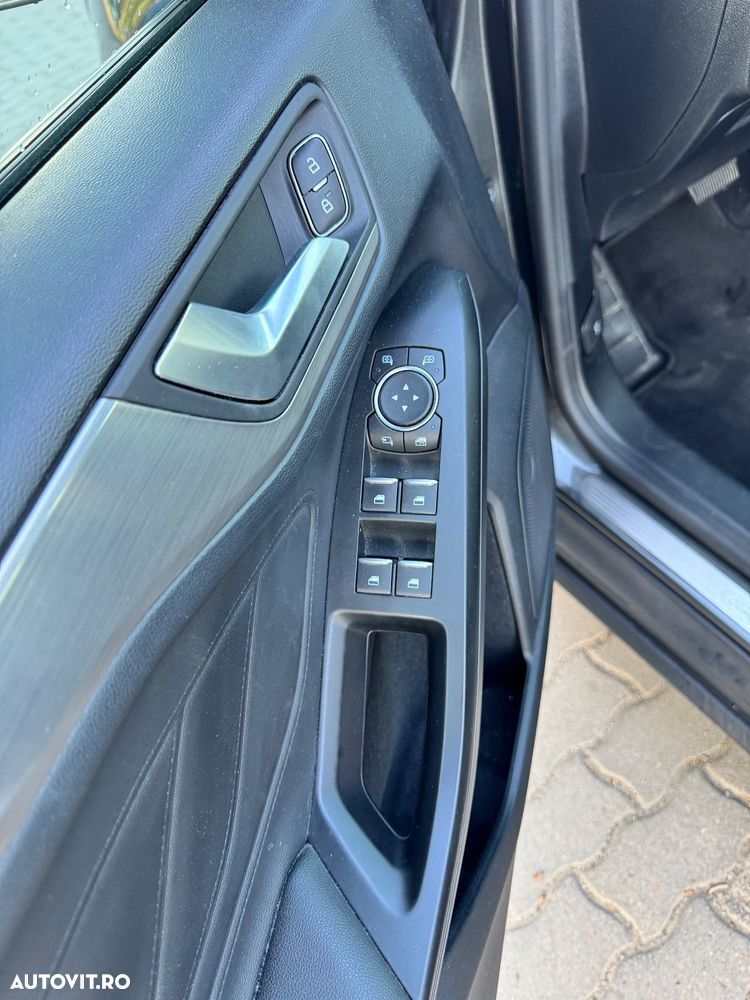 Ford Focus - 12