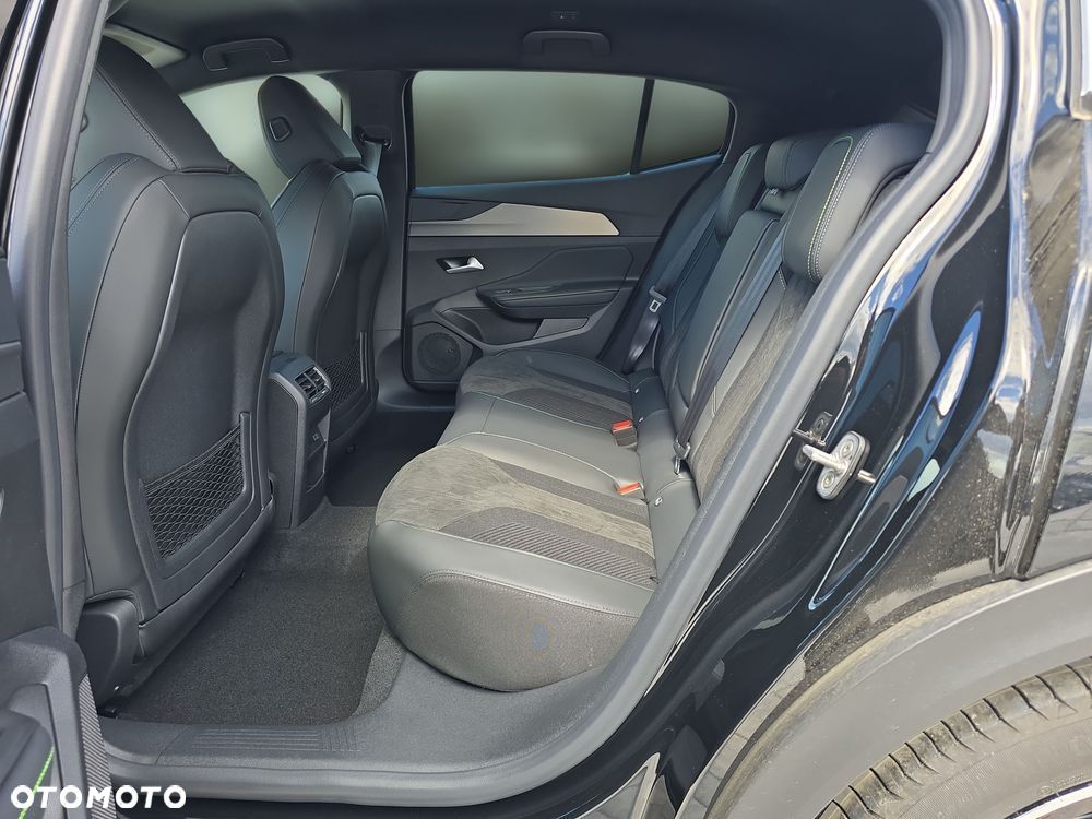 Peugeot 408 1.2 PureTech mHEV GT S&S e-DCS6 - 12