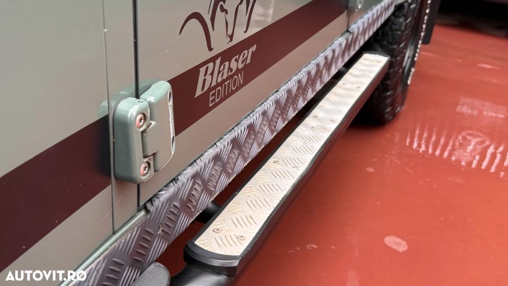 Land Rover Defender - 6