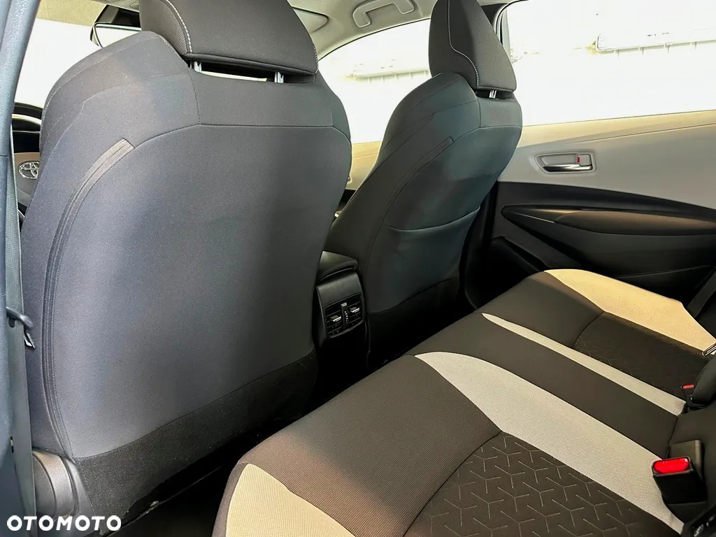 Toyota Corolla 2.0 Hybrid Comfort - 31