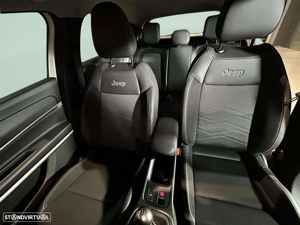 Jeep Avenger 1.2 GSE T3 Summit - 44