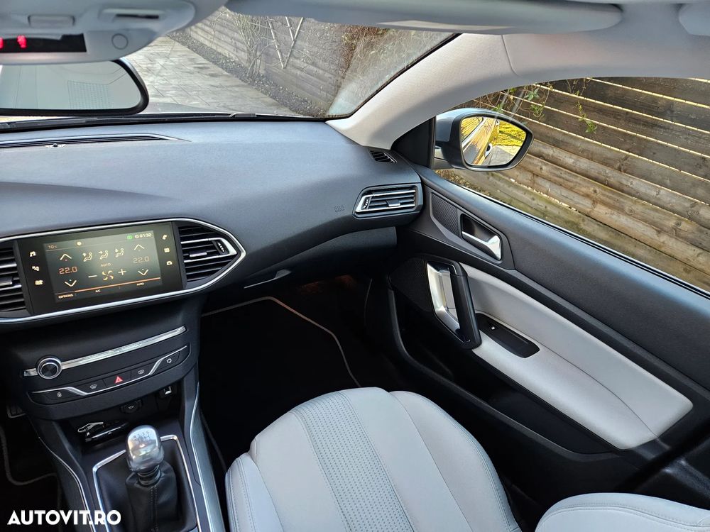 Peugeot 308 PureTech 130 GPF Stop & Start Allure - 15