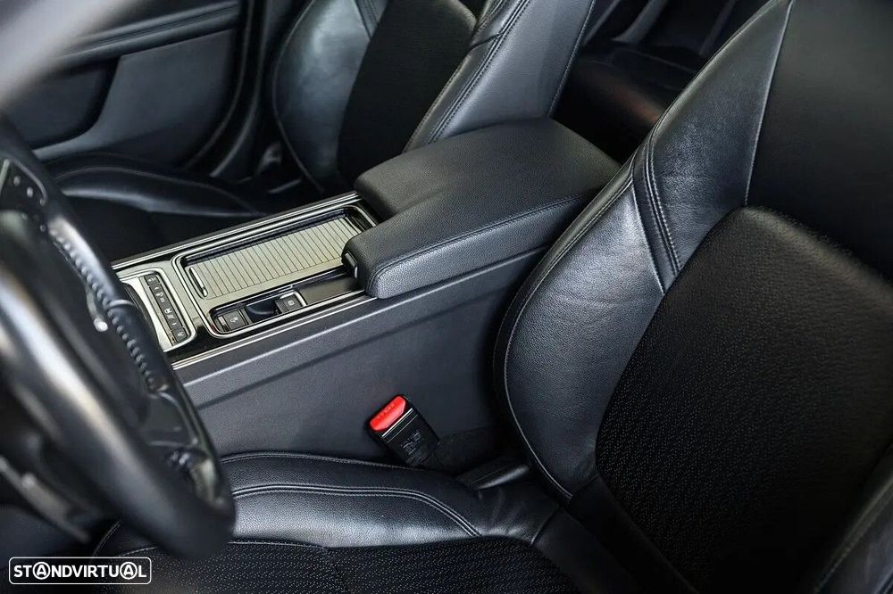 Jaguar XF 2.0 D R-Sport Aut. - 33