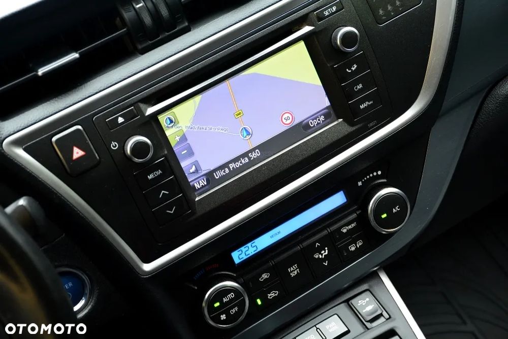 Toyota Auris Hybrid 135 Prestige - 11