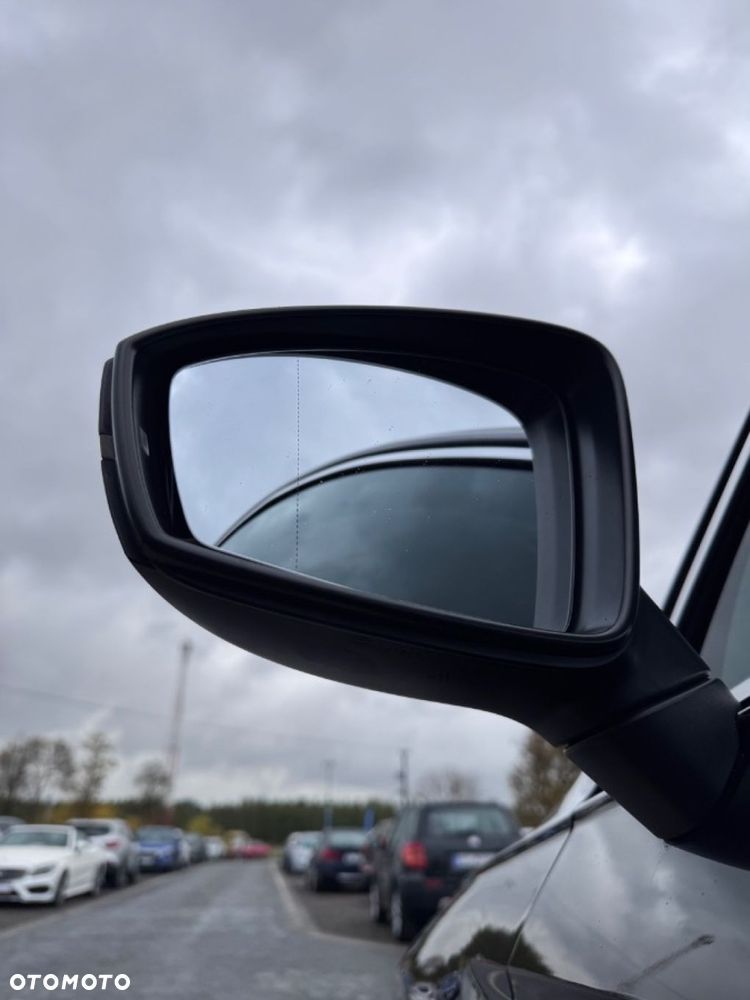 Volkswagen Tiguan - 11