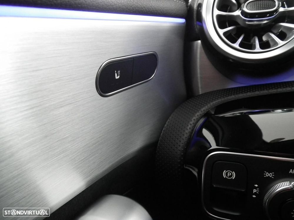 Mercedes-Benz A 250 e 8G-DCT Edition AMG Line - 28