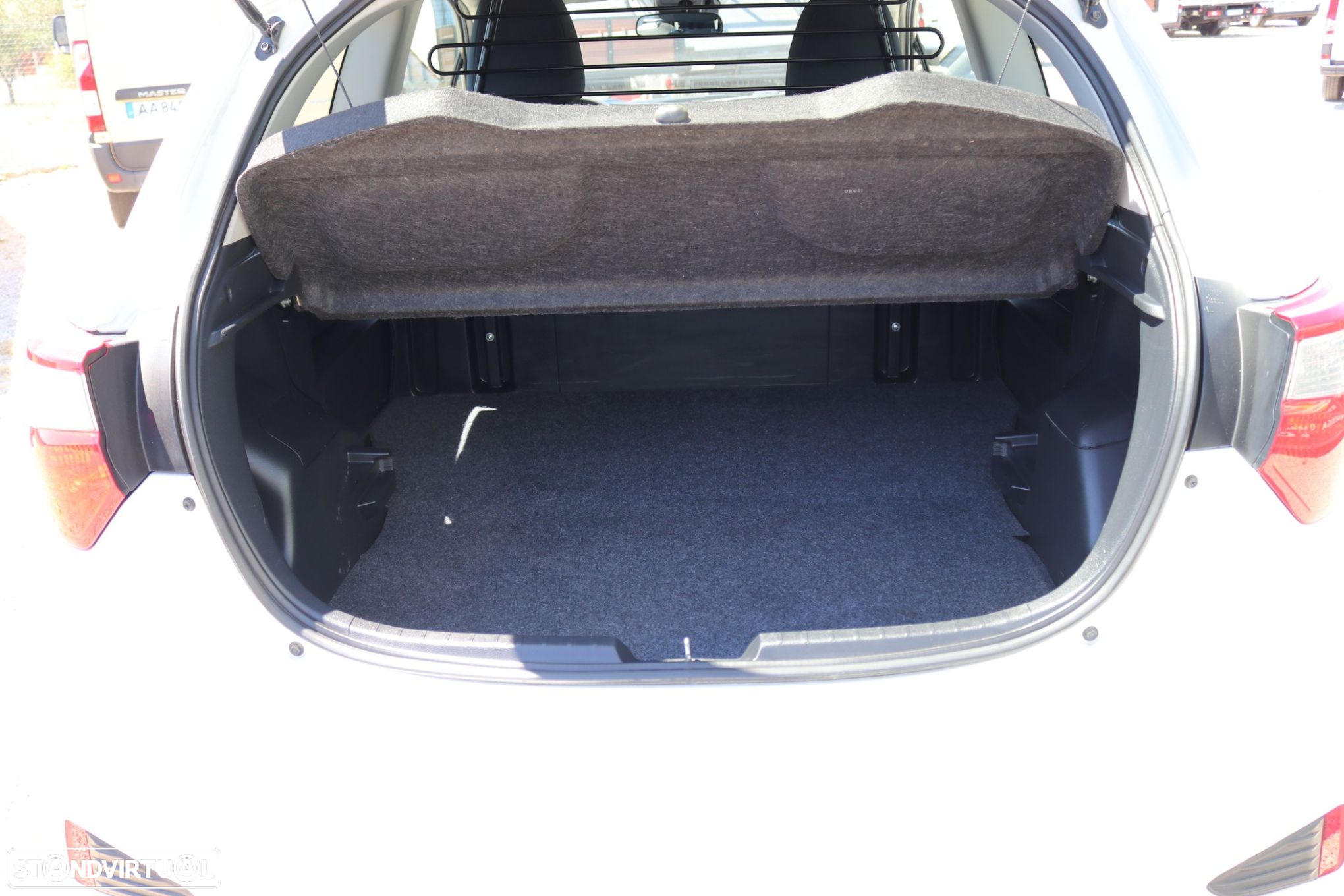 Toyota Yaris 1.4 D-4D BIZZ C/Iva Incluído - 9