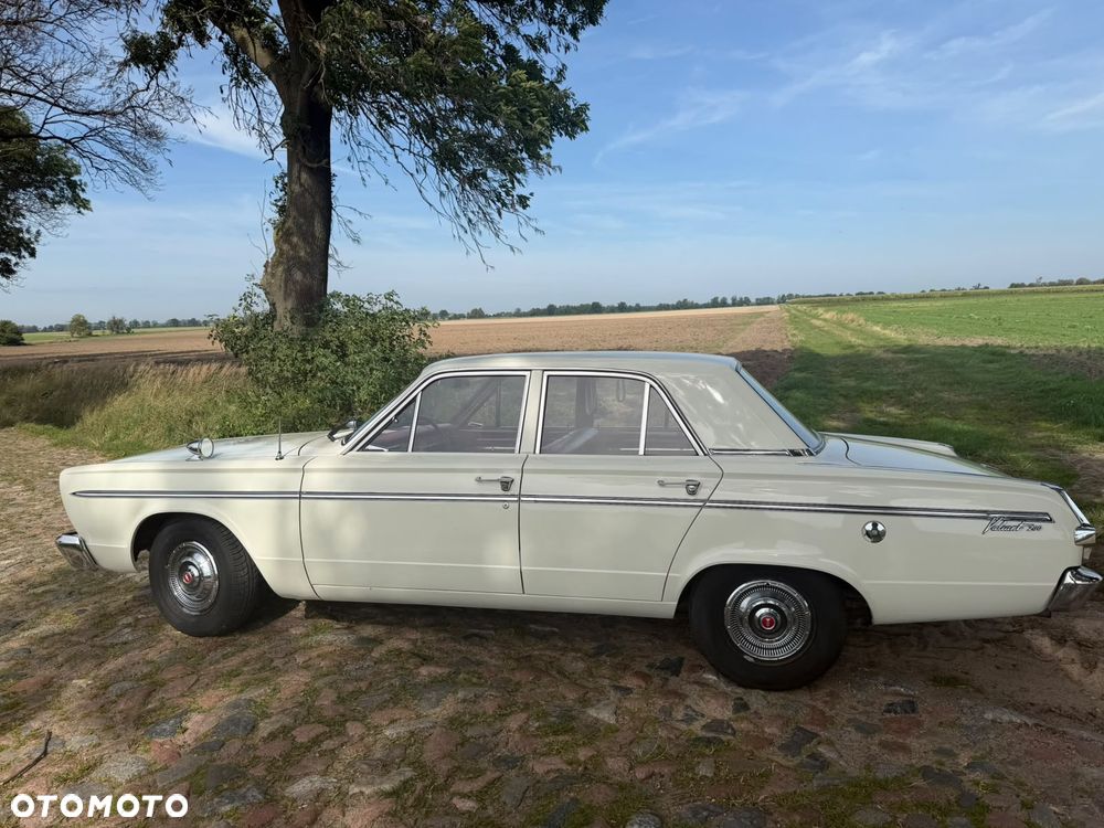 Plymouth Valiant - 8