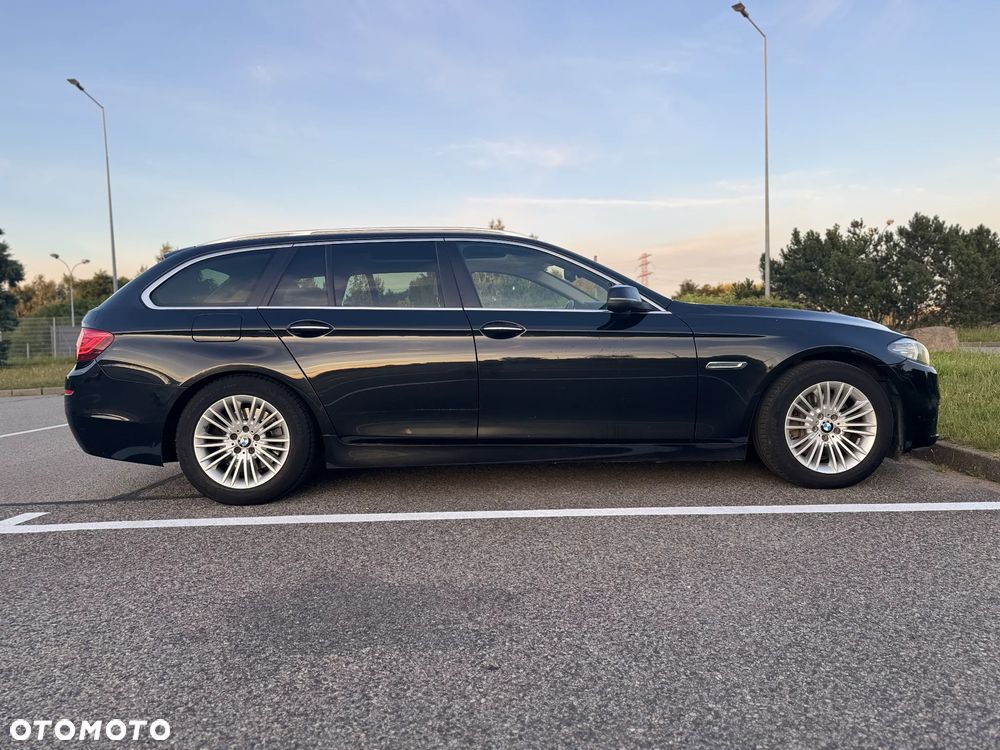 BMW Seria 5 525d Luxury Line - 16