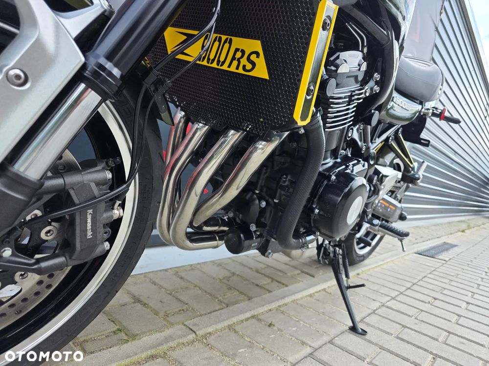 Kawasaki Z 900 RS - 27