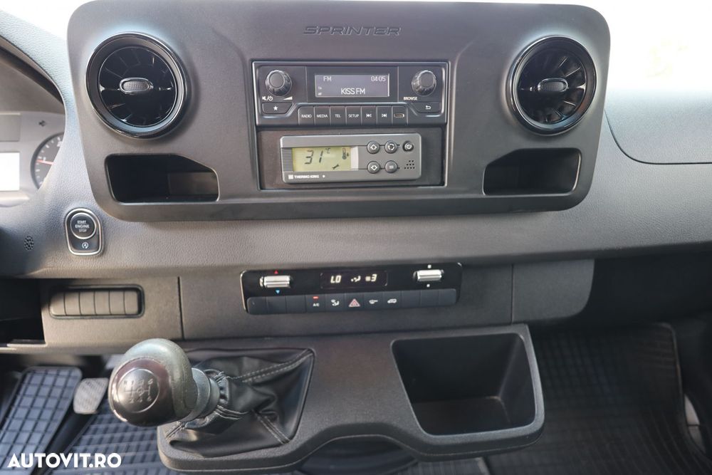 Mercedes-Benz Sprinter - 16