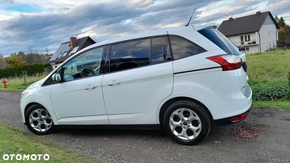 Ford Grand C-MAX - 23