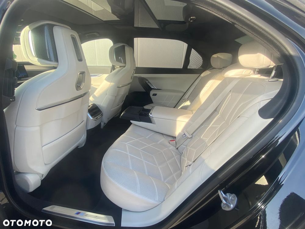 BMW Seria 7 - 33