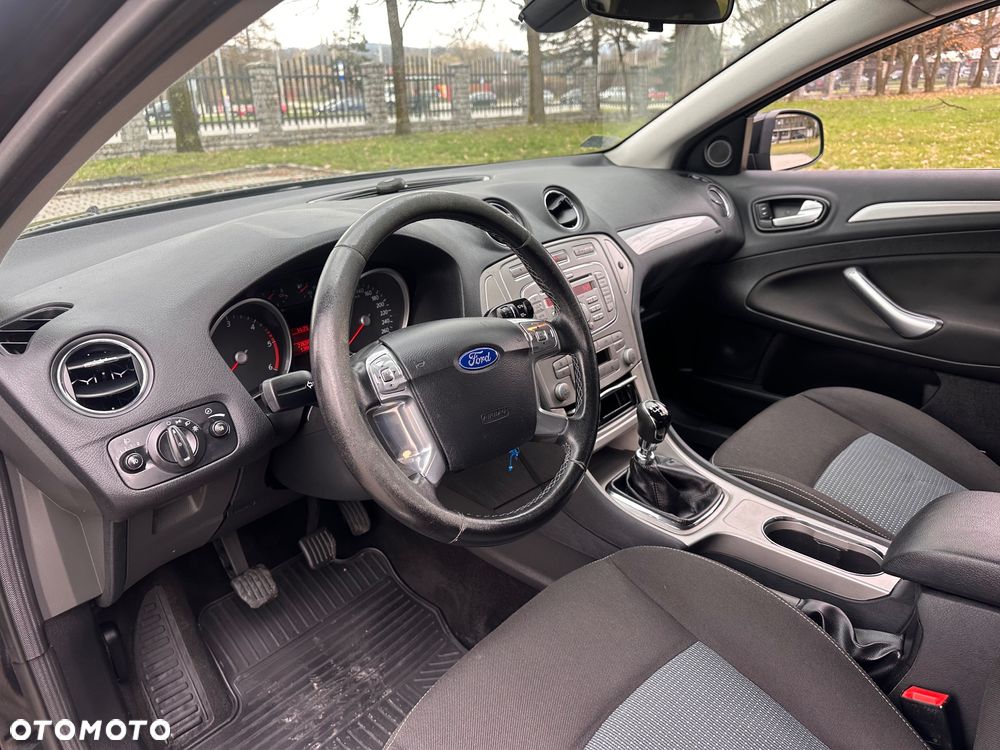 Ford Mondeo 1.8 TDCi Ambiente - 12