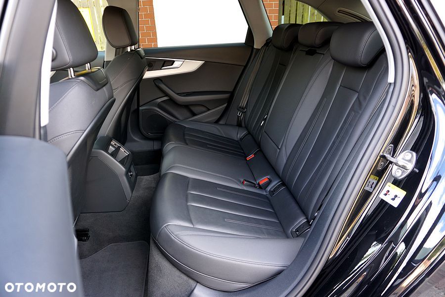 Audi A4 Avant 35 TFSI S tronic S line - 22