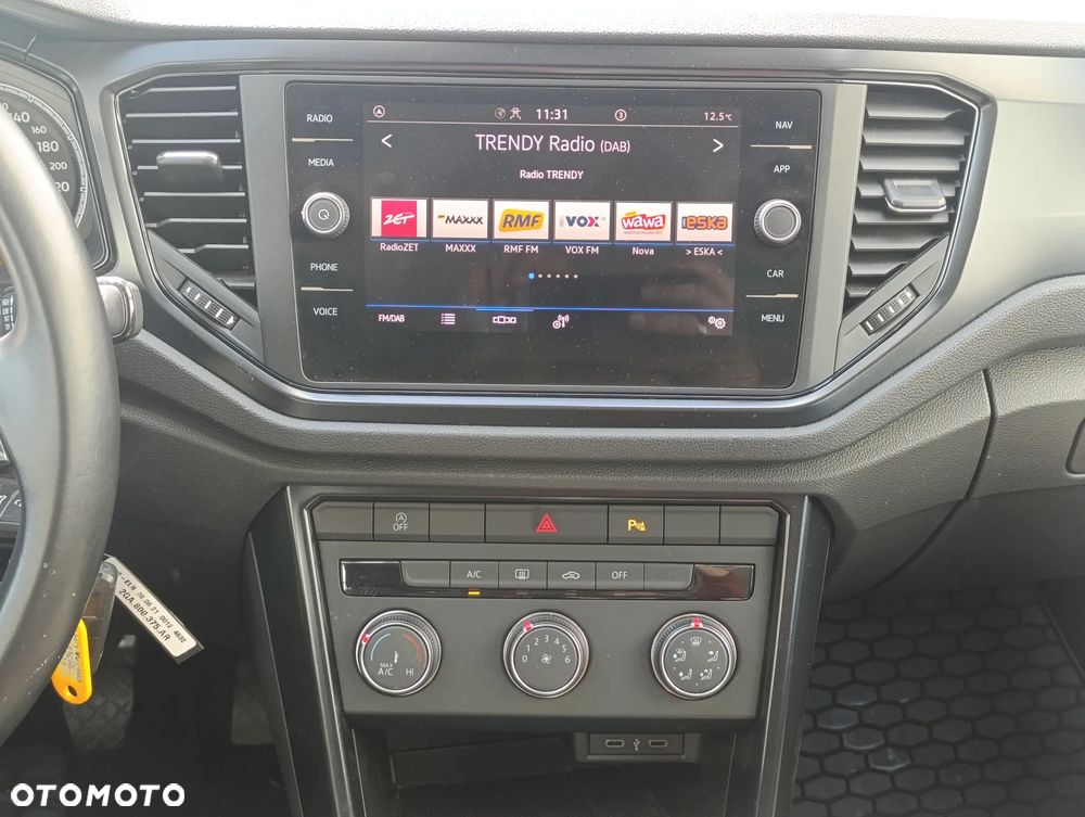 Volkswagen T-Roc 1.0 TSI Advance - 26