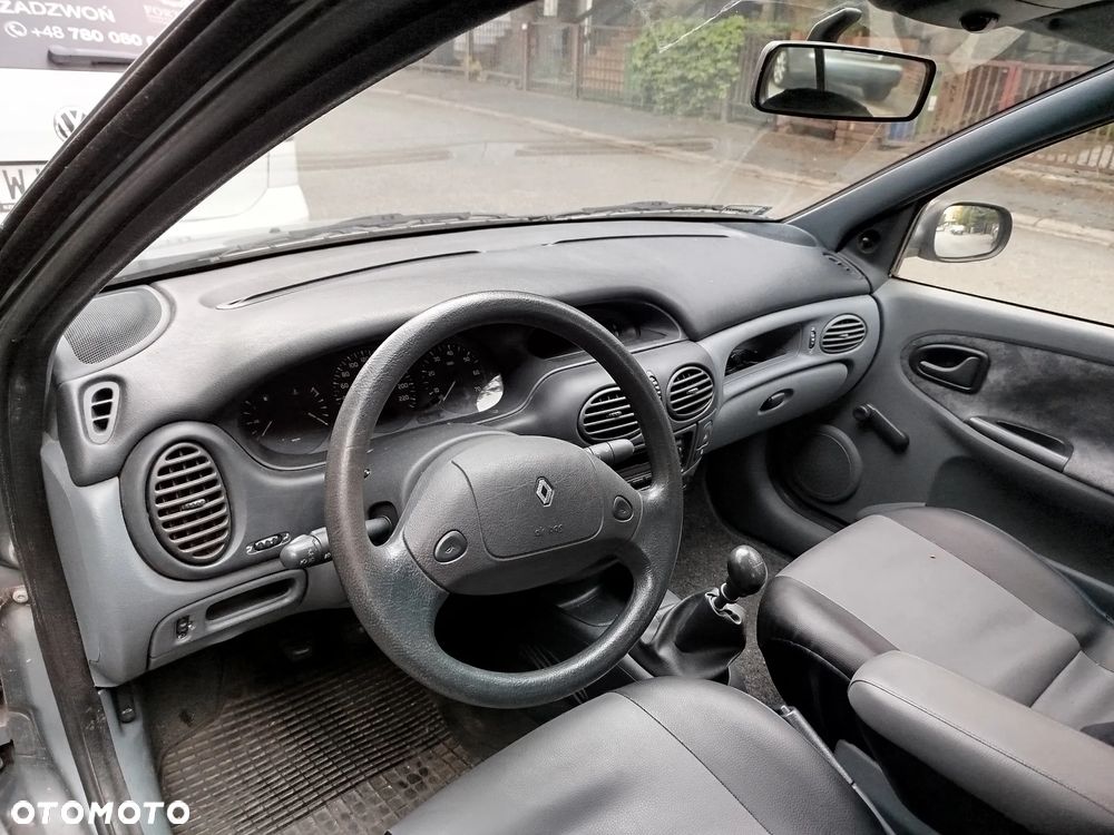 Renault Megane 1.4 RN - 10