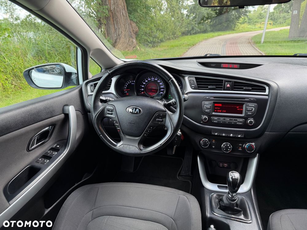 Kia Ceed 1.4 CVVT Dream Team Edition - 16