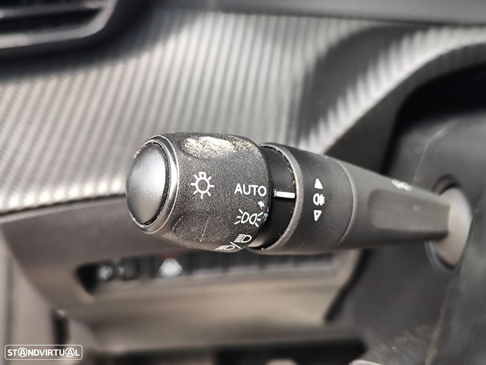 Peugeot 2008 1.2 PureTech Active Pack - 11