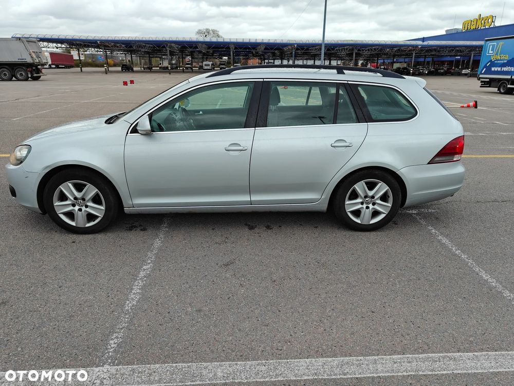 Volkswagen Golf 1.6 TDI Comfortline DSG - 2