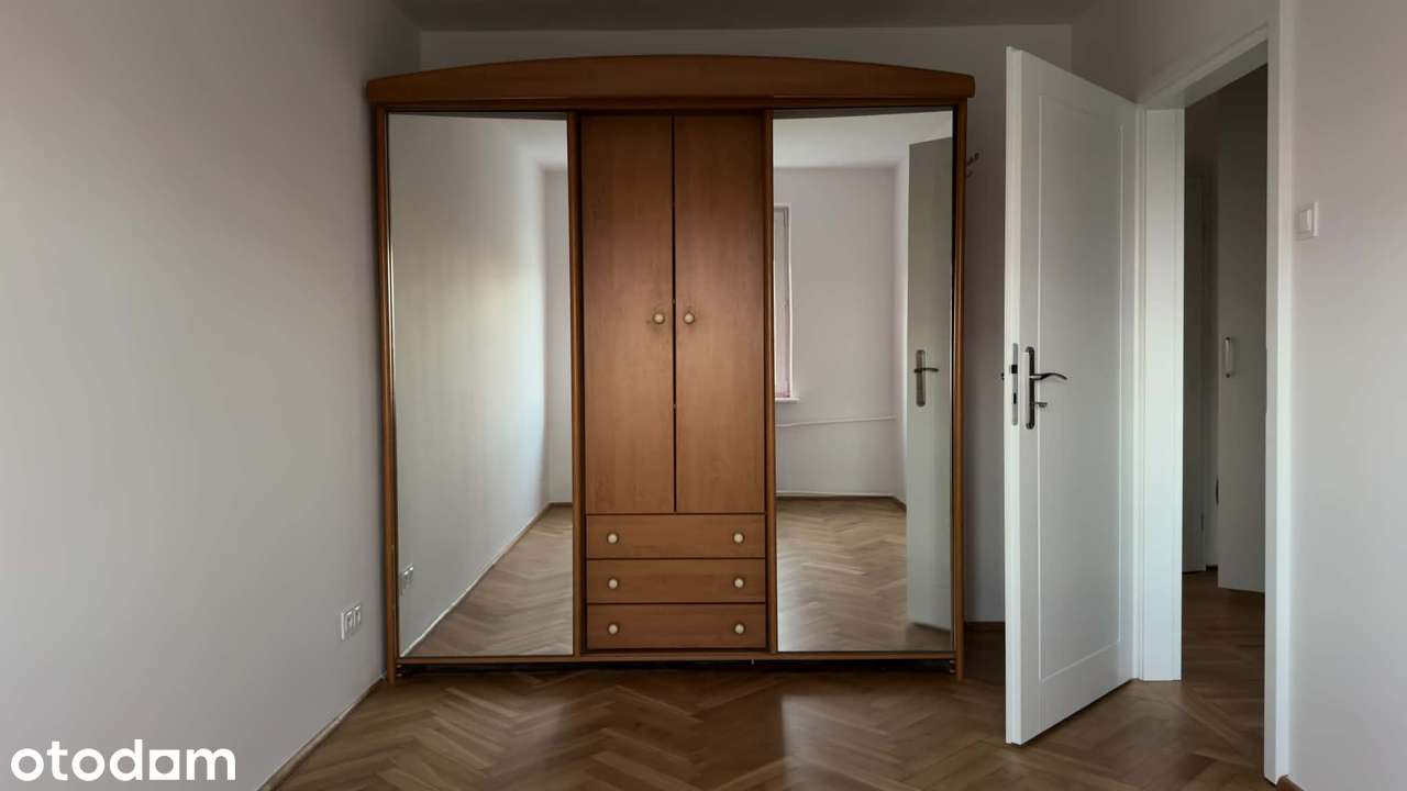 2 pokoje na 8 piętrze z widokiem, Muranów