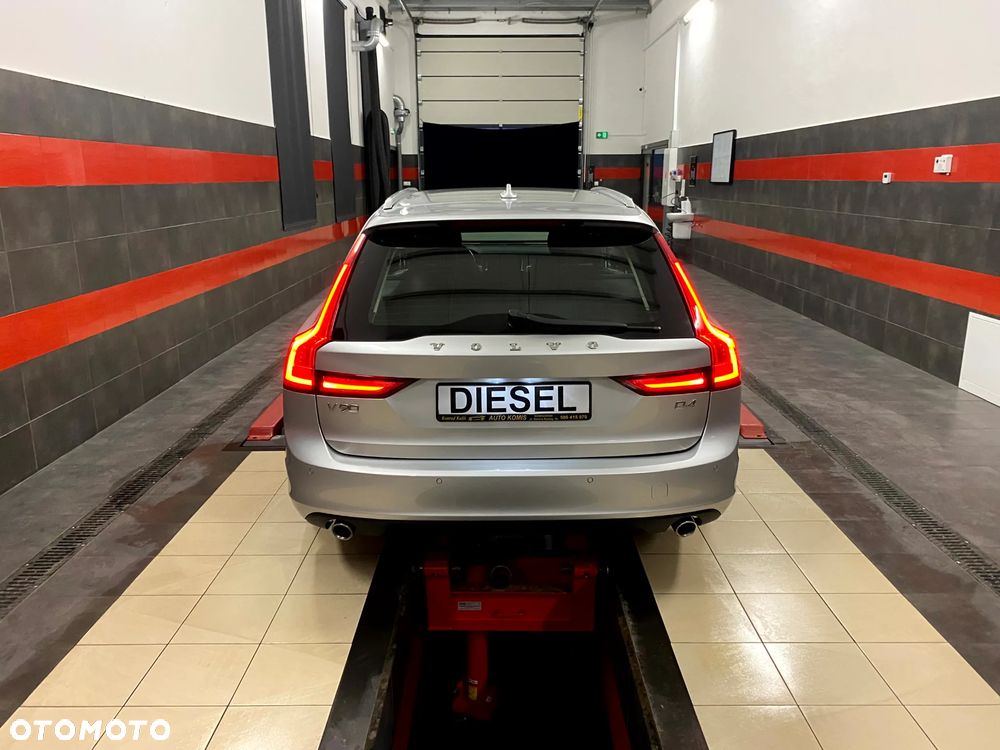 Volvo V90 D4 Geartronic Kinetic - 12
