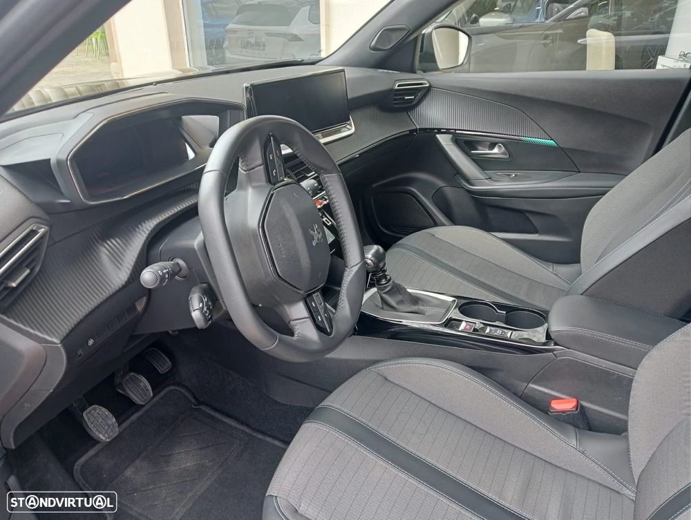 Peugeot 2008 1.2 PureTech Allure - 5