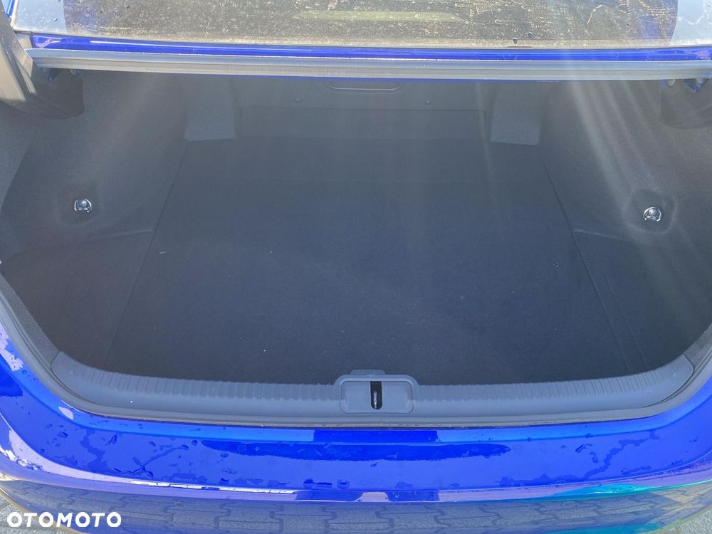 Lexus ES 300h F Sport Design - 11