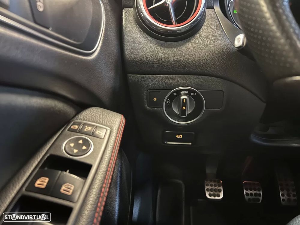 Mercedes-Benz GLA 200 d AMG Line - 39