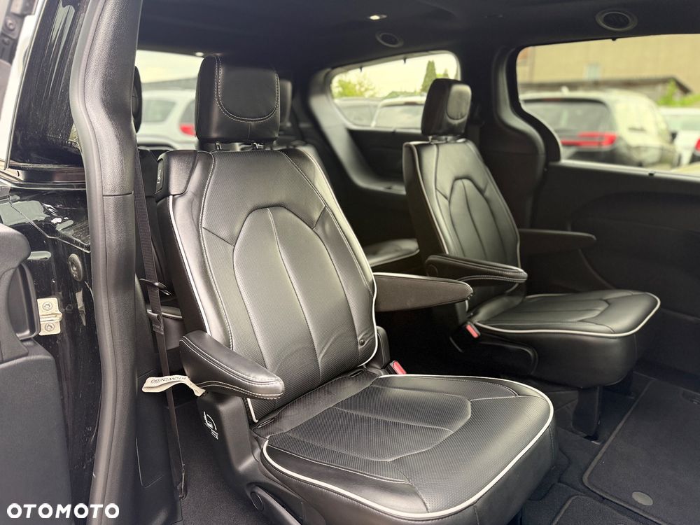 Chrysler Pacifica - 18
