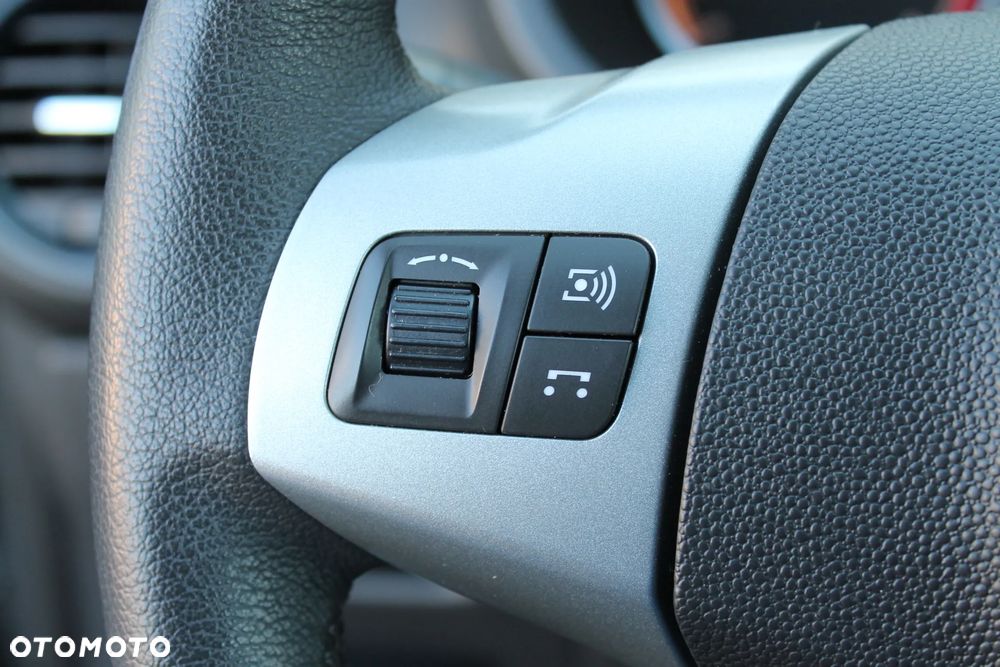 Opel Corsa 1.4 16V Active - 22